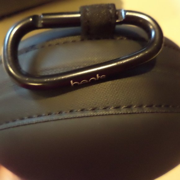 76 Zippered Black Box - Egg Shaped - Great Condition. - Picture 5 of 6